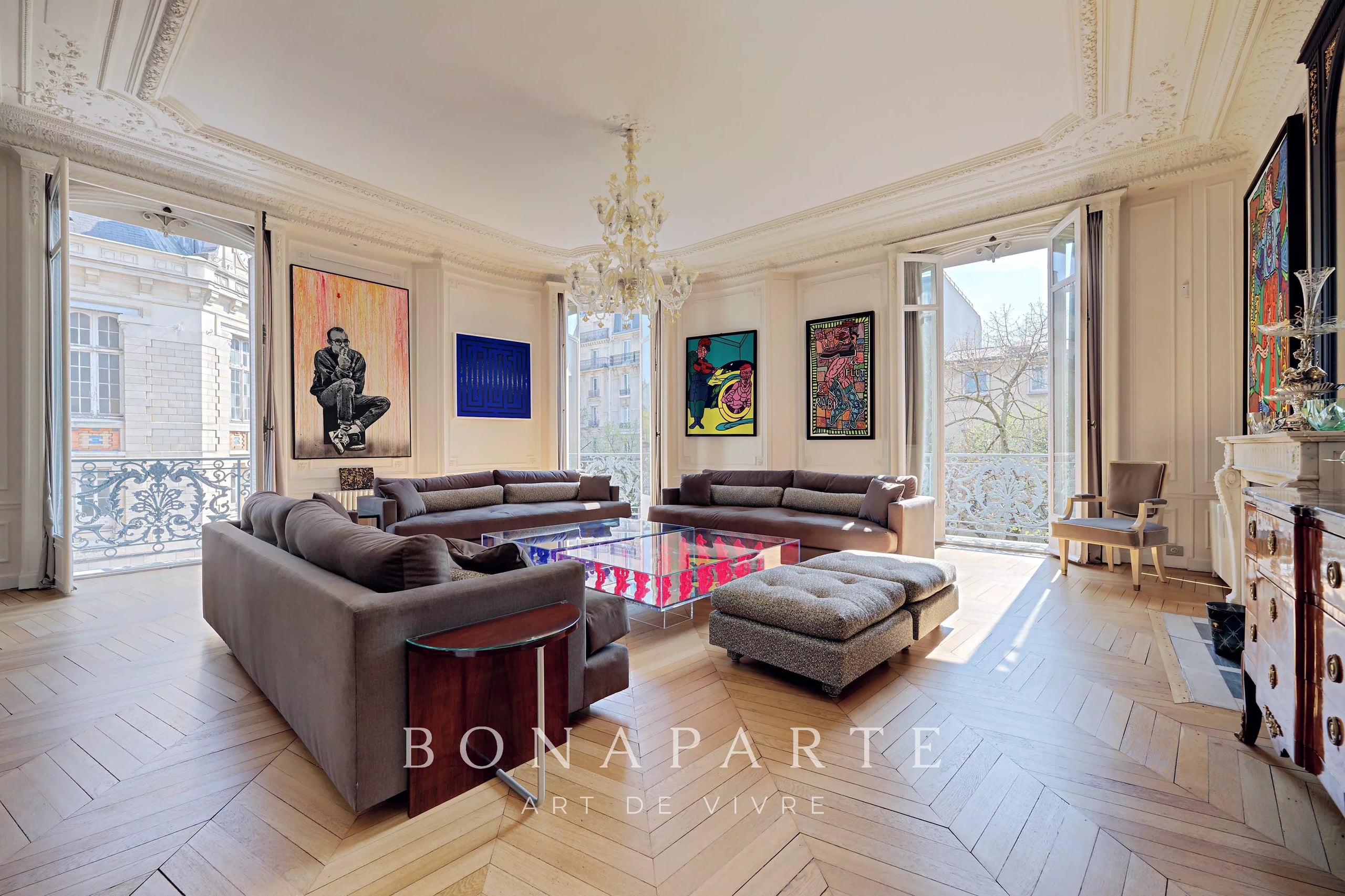 PARIS 11TH - FULLY RENOVATED FAMILY APARTMENT